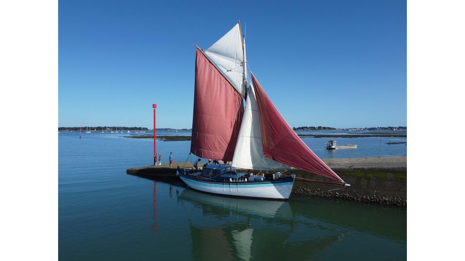 COURRIER des ILES